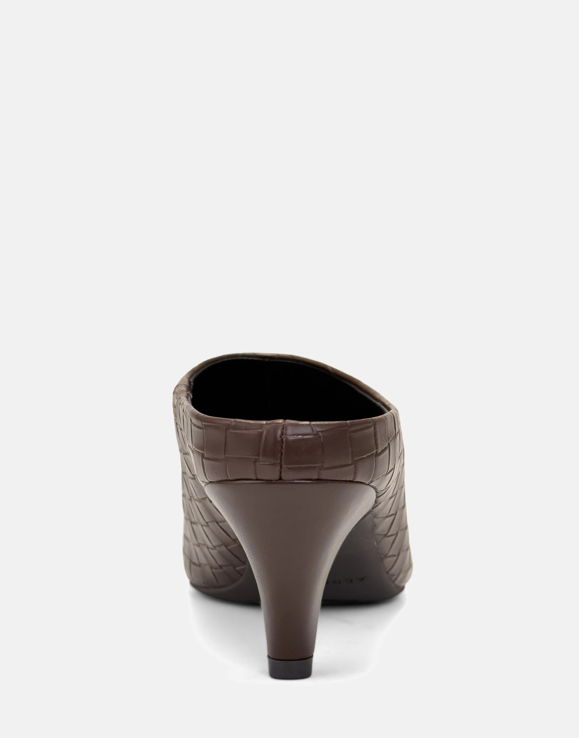 Liz - Image 5